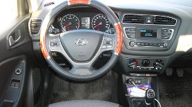 Hyundai i20 - kokpit